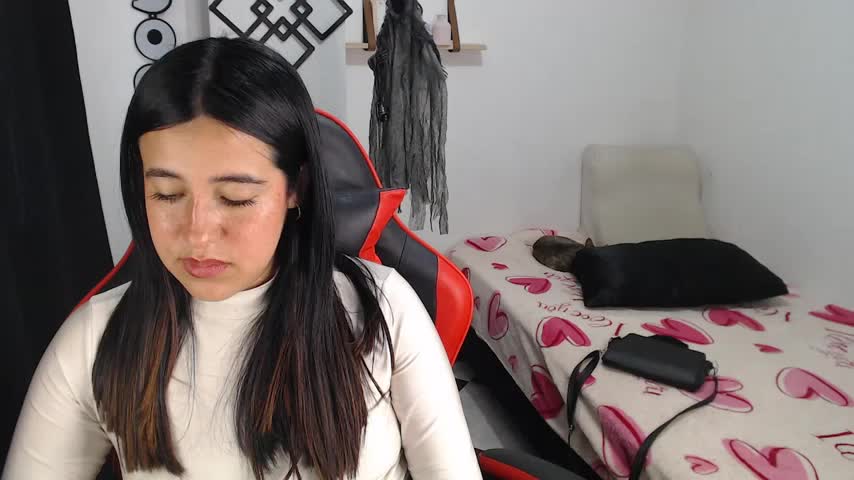 __leaa Webcam Chat October 19, 2026