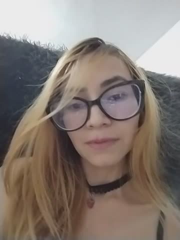 bella-adams Webcam Chat October 19, 2026
