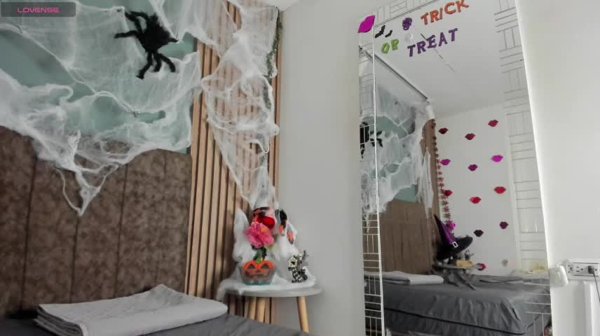 HannaWen_ Webcam Chat October 19, 2026