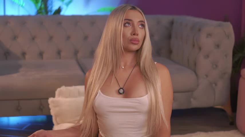 HottieJessyeX Webcam Chat October 19, 2026