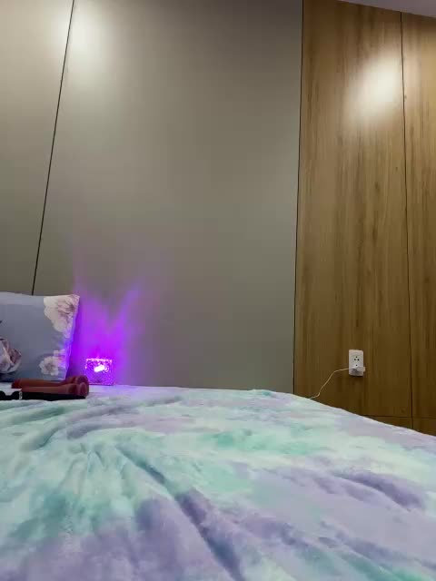Honey_buns Webcam Chat October 19, 2026