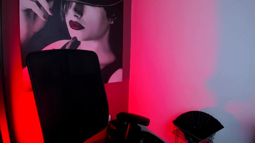 QueenOfHaze Webcam Chat October 19, 2026
