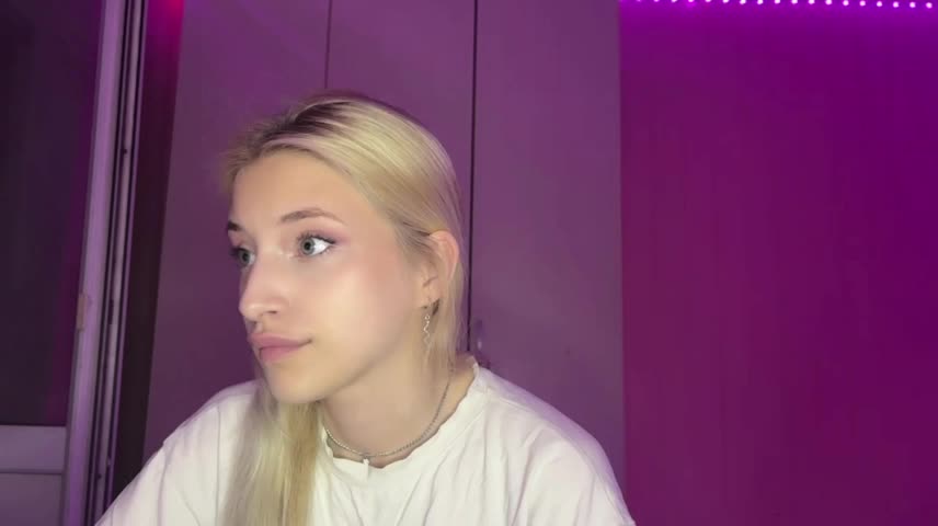 FiveFootBlonde Webcam Star October 20, 2026