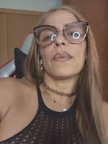 CristalDivine Webcam Star October 20, 2026