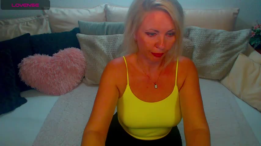 Royally_Alix Webcam Chat October 20, 2026