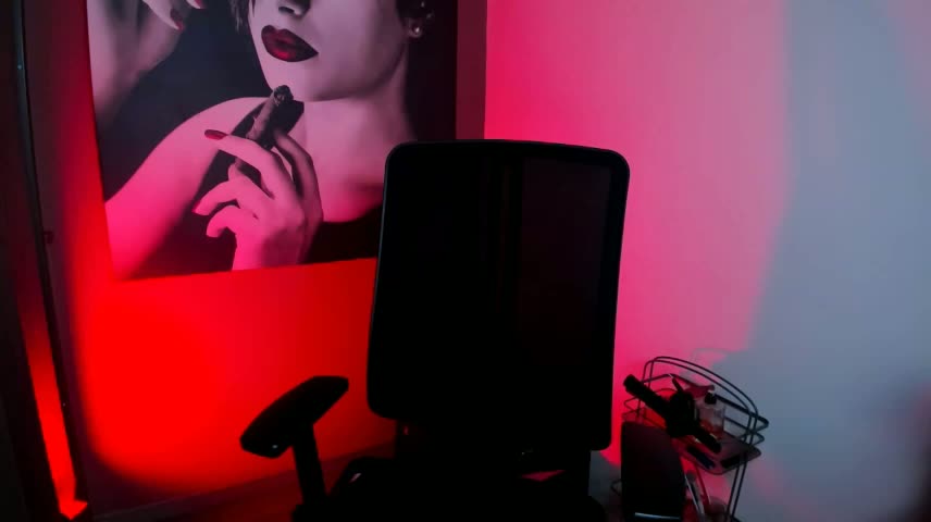 QueenOfHaze Webcam Chat October 20, 2026