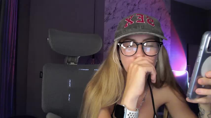 hailie_icon Webcam Chat October 20, 2026