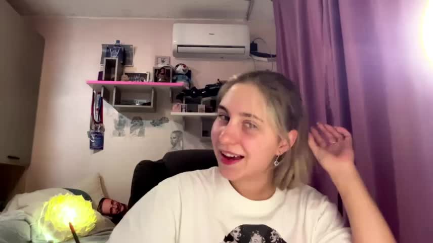 VelvetPinnick Webcam Chat October 20, 2026