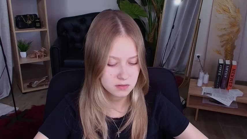 EveMundie Webcam Chat October 20, 2026