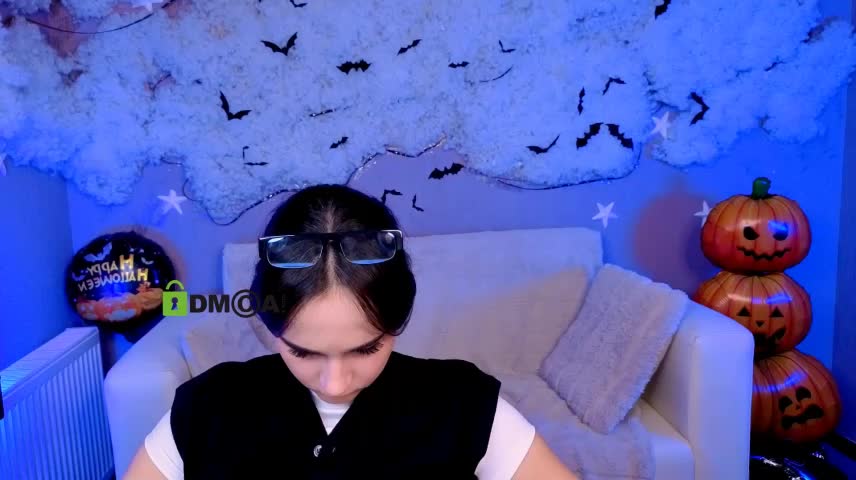 ariana_ross7 Webcam Chat October 21, 2026
