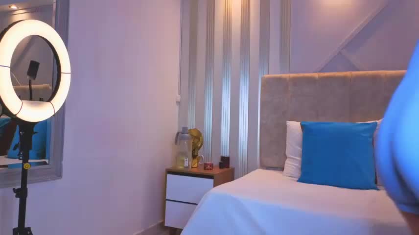 Tayra_Pradit Webcam Chat October 21, 2026