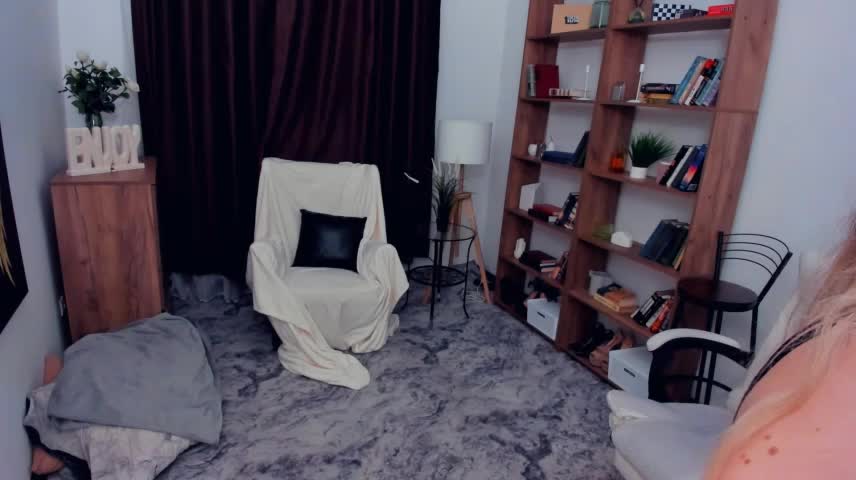 AleneHayek Webcam Chat October 21, 2026