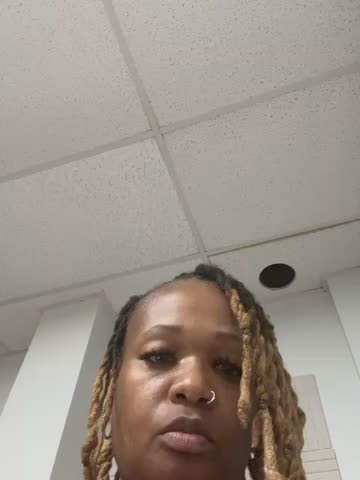 Queen_Phoenix Webcam Chat October 21, 2026