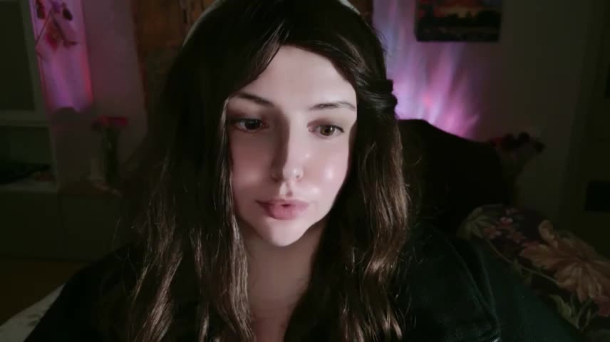 Emilia_Noir Webcam Chat October 21, 2026