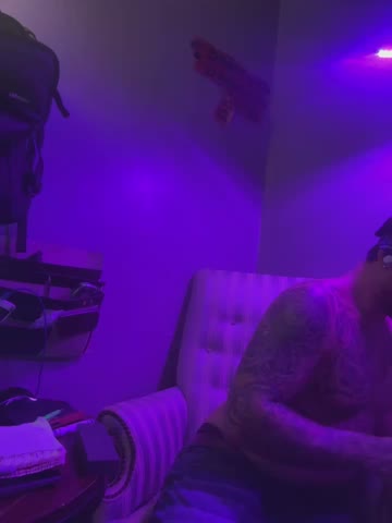 LegendaryLukeFilmCo Webcam Chat October 21, 2026