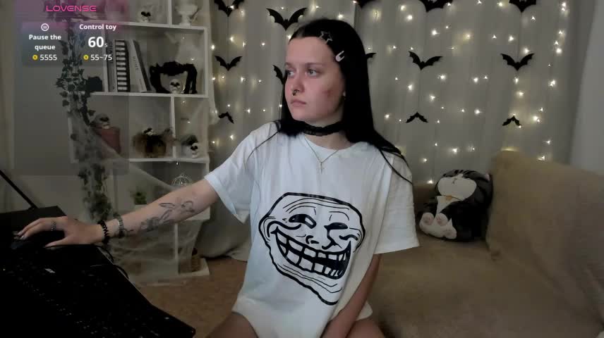 Milly_Young Webcam Chat October 21, 2026