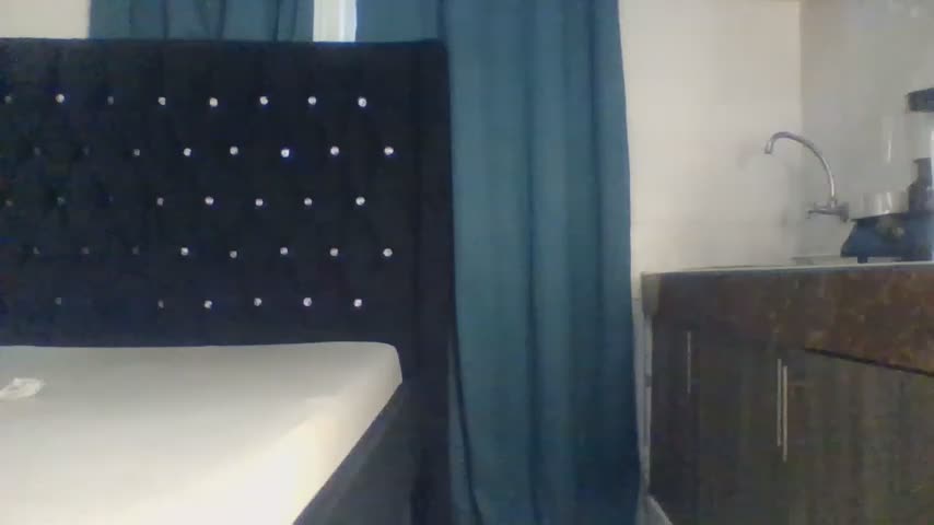 Glowy_elle Webcam Chat October 21, 2026