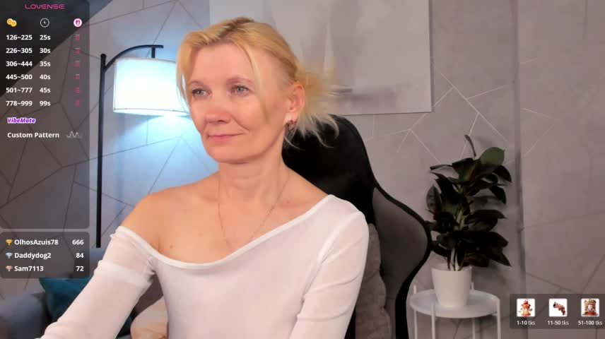 Julie_Lucas Webcam Chat October 21, 2026