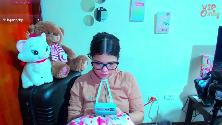 angelina_77 Webcam Chat October 21, 2026