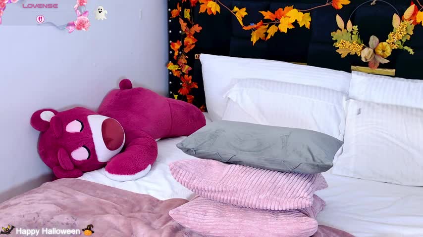ScarlettVelvet Webcam Chat October 21, 2026