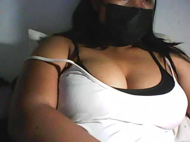 Artinah22 Webcam Chat October 21, 2026