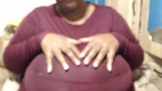 CUTEFIRMMELONSS Webcam Chat October 21, 2026