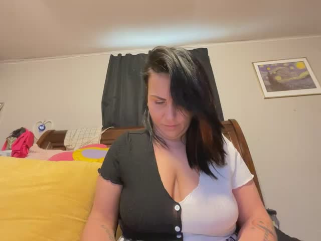 UrMilfy01 Webcam Chat October 21, 2026