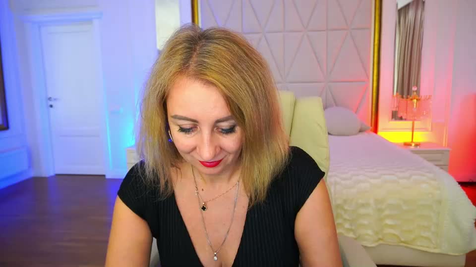 lavandersophi Webcam Star October 21, 2026