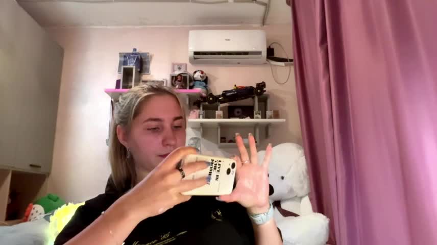 VelvetPinnick Webcam Chat October 21, 2026