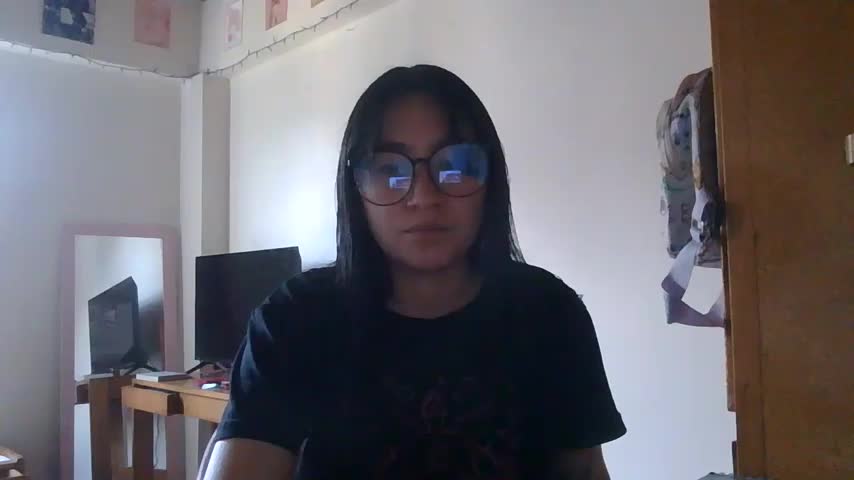 Zui_Luh Webcam Chat October 21, 2026