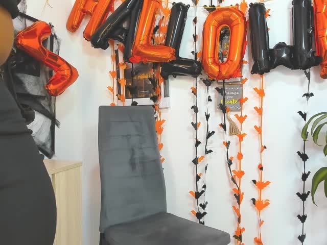 MeridaLane10 Webcam Chat October 22, 2026