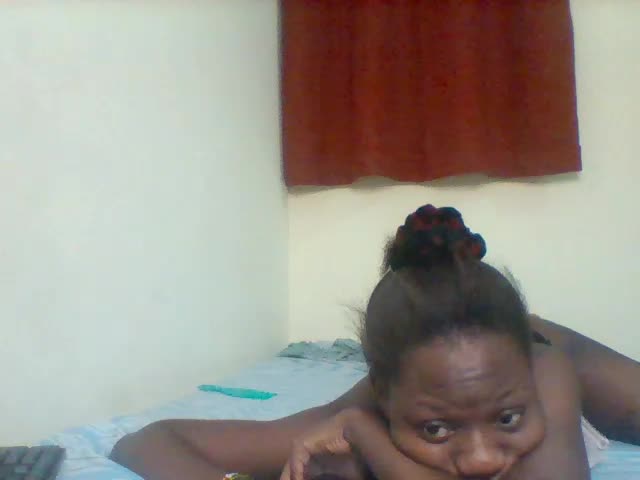 bee_queen9 Webcam Chat October 22, 2026
