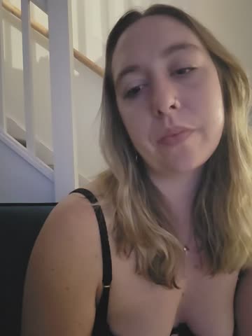 PollyHotxo Webcam Chat October 22, 2026