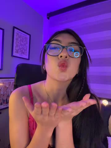 Sydneylux_ Webcam Chat October 22, 2026
