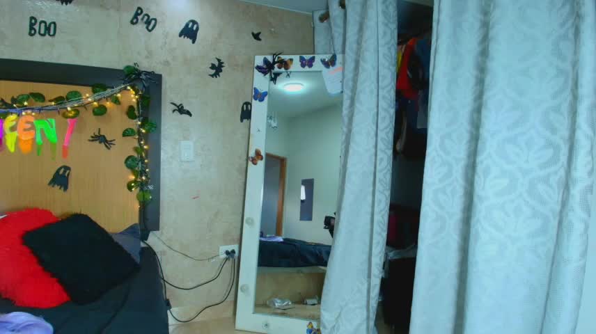 mialopez52 Webcam Chat October 22, 2026