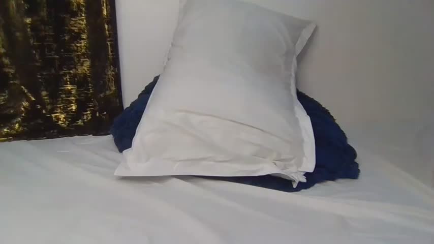 MilaTeenXo Webcam Chat October 22, 2026