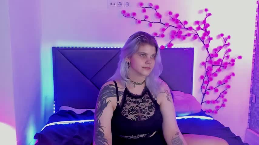 JoannLowe Webcam Chat October 22, 2026