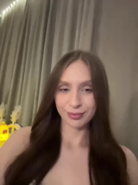mi_mi Webcam Chat October 22, 2026