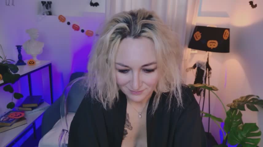 HelenDragonMother Webcam Chat October 22, 2026