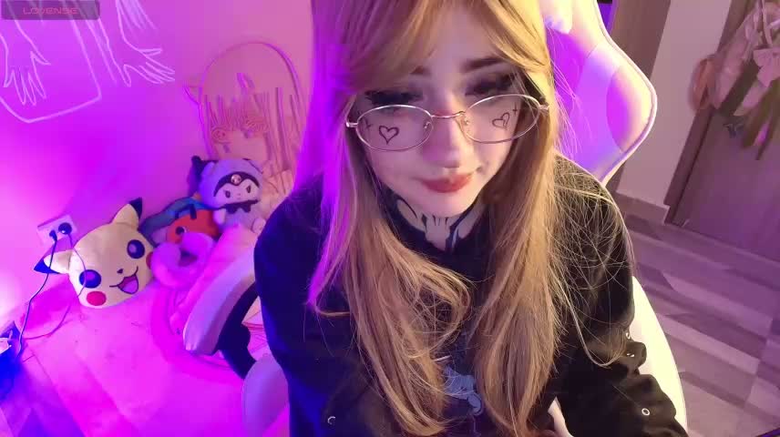Miwa_violet Webcam Chat October 22, 2026