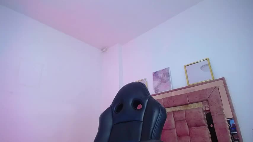 issabella_velvet Webcam Chat October 22, 2026