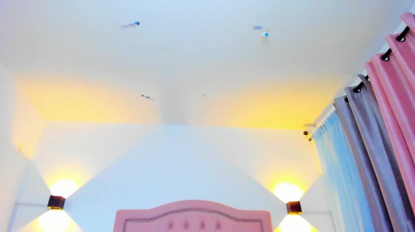 JulieeHabubu Webcam Chat October 22, 2026