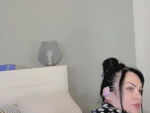 AlineFrancaise Webcam Chat October 22, 2026