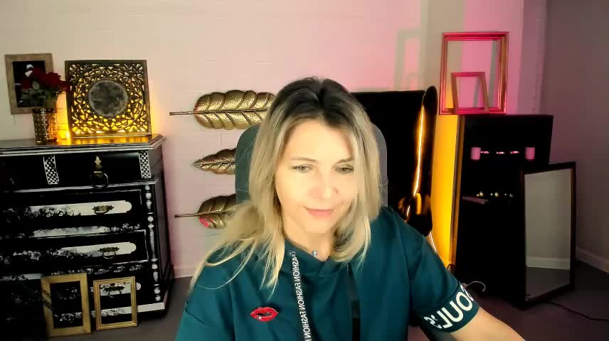NicoleHitman Webcam Chat October 23, 2026