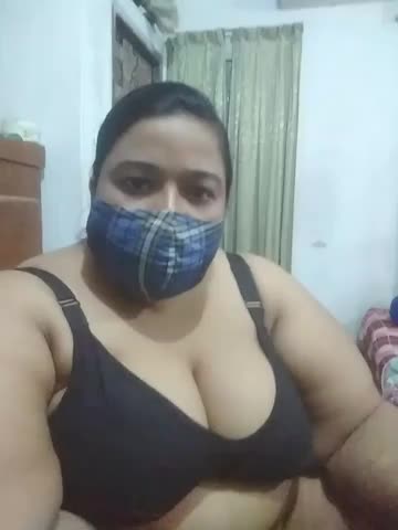 momo_loves Webcam Chat October 23, 2026