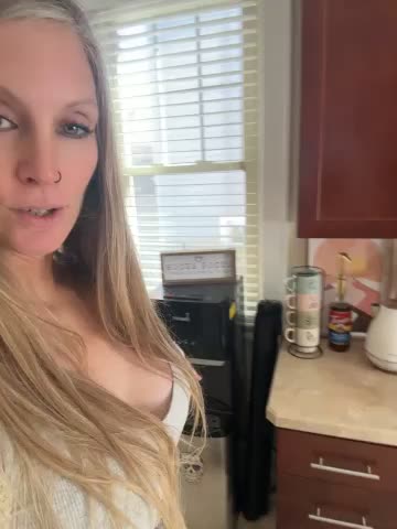 ItsDanniG Webcam Chat October 23, 2026