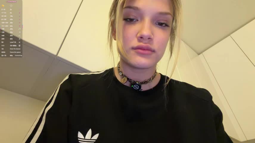 Carolini_i Webcam Chat October 23, 2026