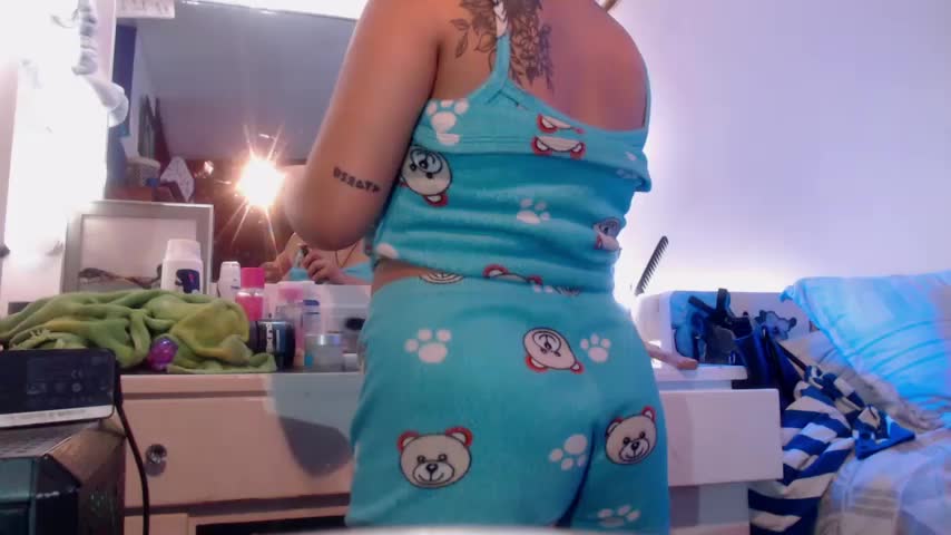 luna_palmerau Webcam Chat October 23, 2026