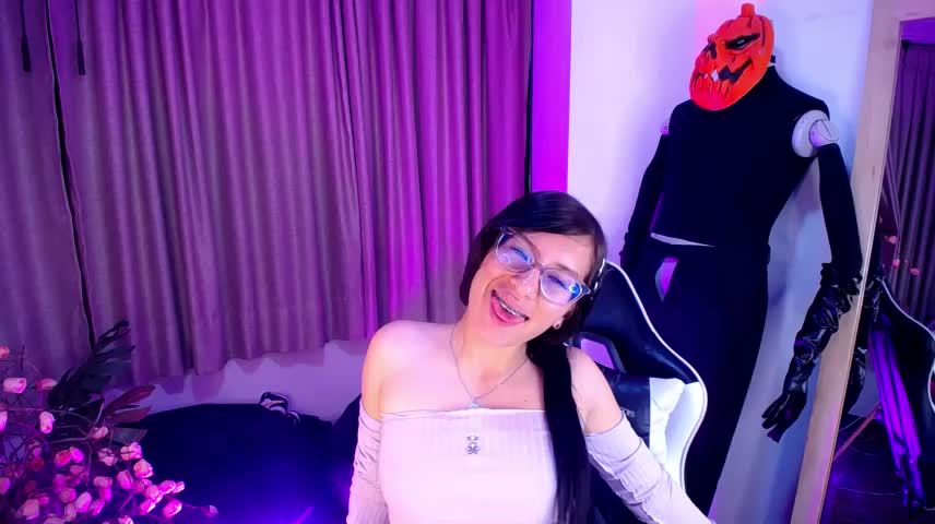 mia_gold07 Webcam Chat October 23, 2026
