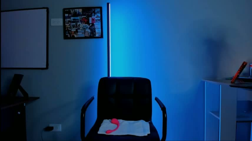 mia_world_ Webcam Chat October 23, 2026